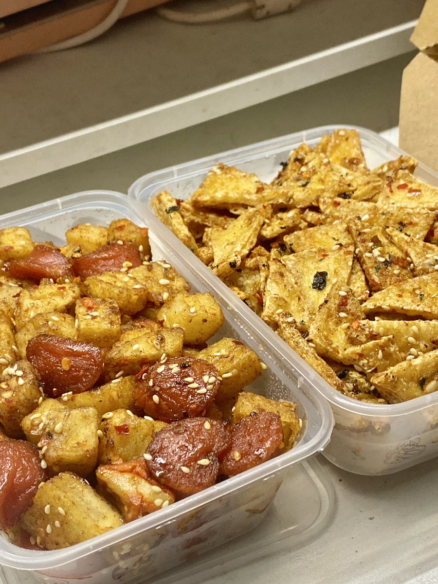 猫睡醒了 tweet media