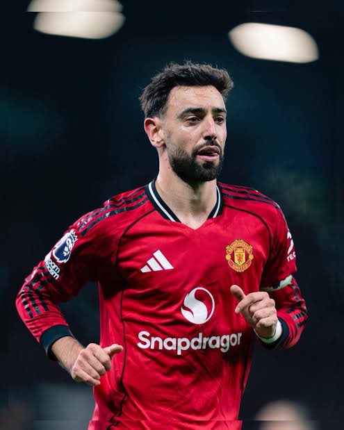 🚨 Zinedine Zidane on current Man United player that would make his super Madrid team:

“May be I might have won more champions league and League trophies if I had the combination of Bruno Fernandes”

“People complained about his assists coming from set pieces, I wonder why