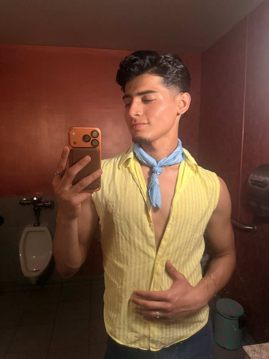 mr. right tweet media