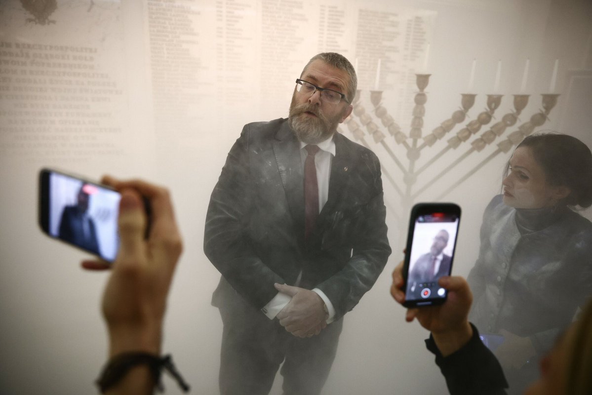 BezImiennyv99 tweet media