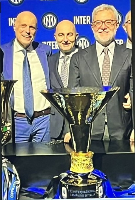 IAN L'URAGANO® tweet media