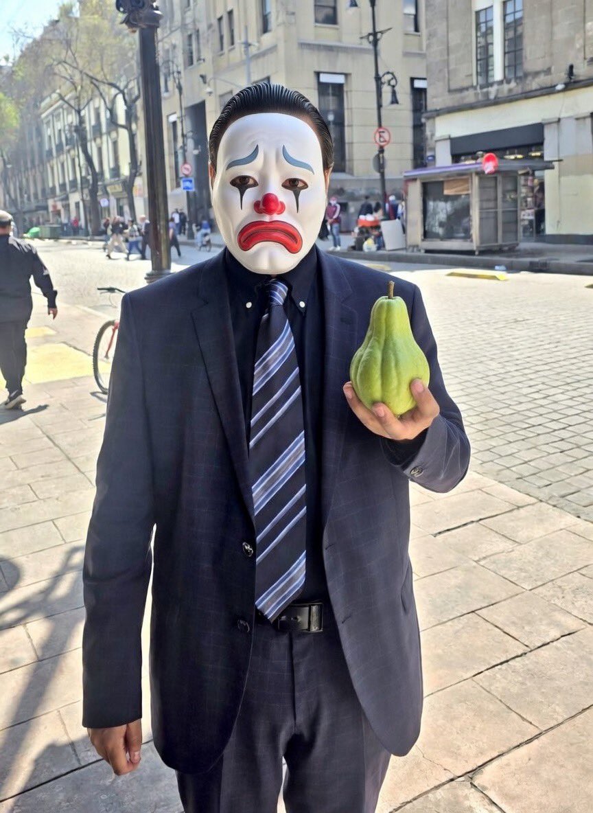 Neoliberalover tweet media