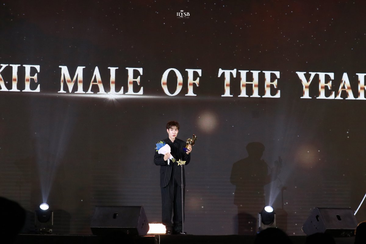 ILYSB #ลัทธิพี่วรรณ tweet media