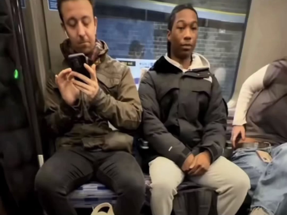 stupiddumbdumbdumbtiredbrokechudidiot tweet media