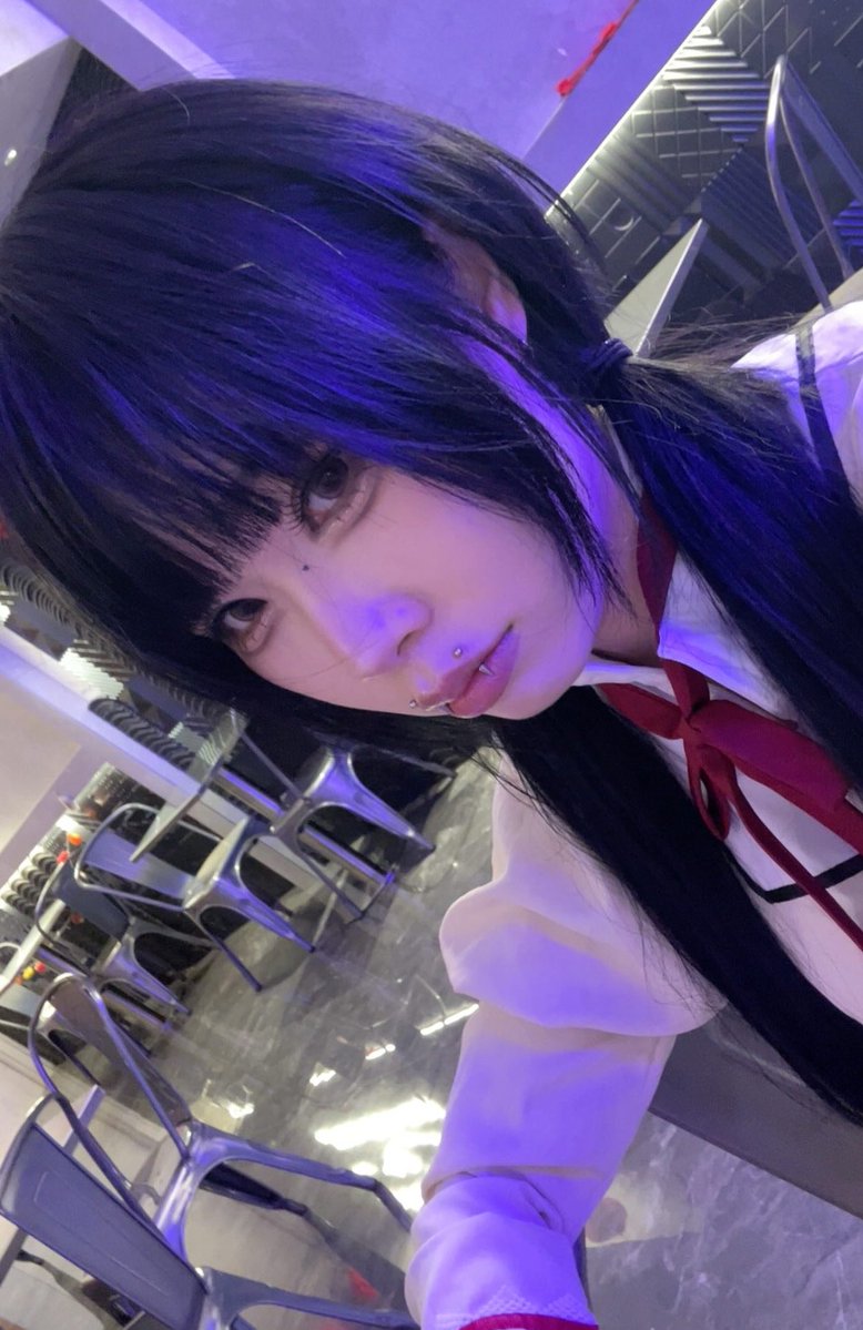 nolongerhuman_77 tweet media