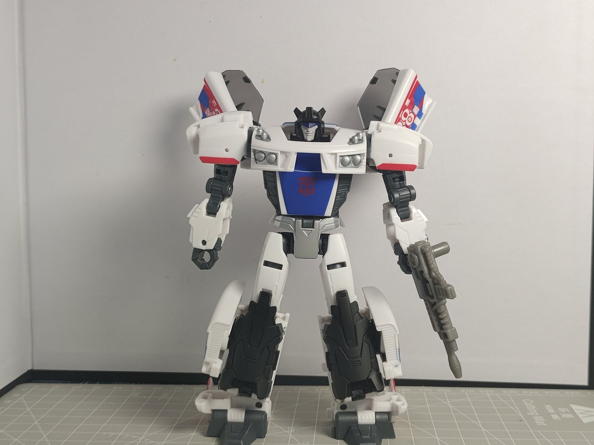 IDW Jetfire tweet media