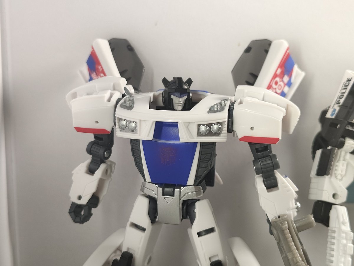 IDW Jetfire tweet media