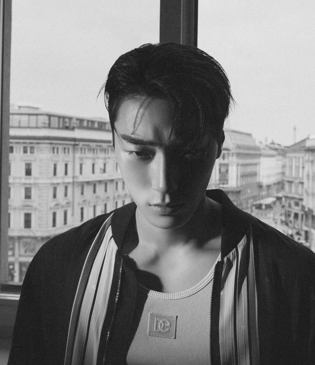 allforsan710's tweet photo. Jang Jungwoo, photographer Instagram:
Choi San x Elle Kore x Dolce and Gabbana - B cut
#CHOISAN #산 #최산 #DGxSAN https://t.co/YTpFyrdO3s