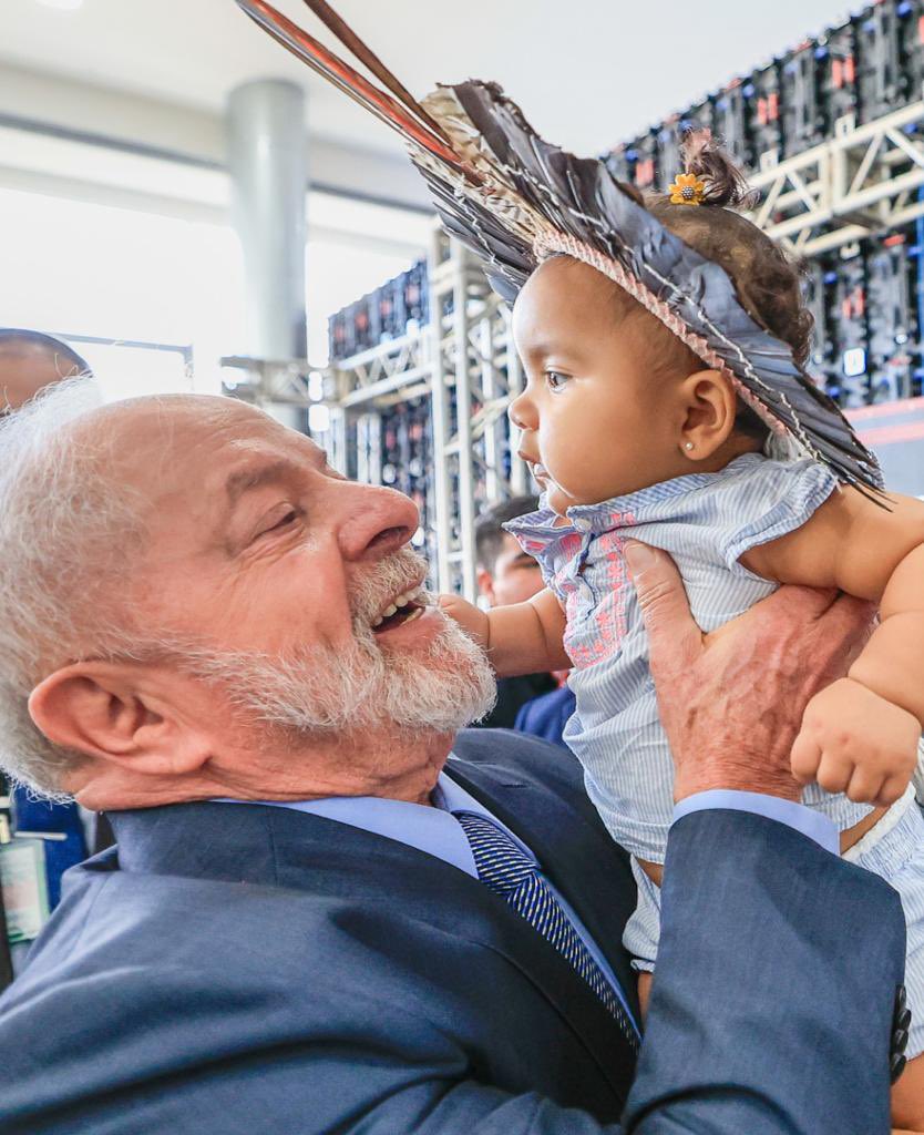 🇧🇷👶VITÓRIA!  O presidente Lula sancionou a ampliação da licença-paternidade para até 20 dias! O cuidado precisa ser uma tarefa compartilhada e agora os pais terão mais tempo pra viverem esse momento. Um avanço gigante, mas luta continua: queremos ter seis meses de licença!