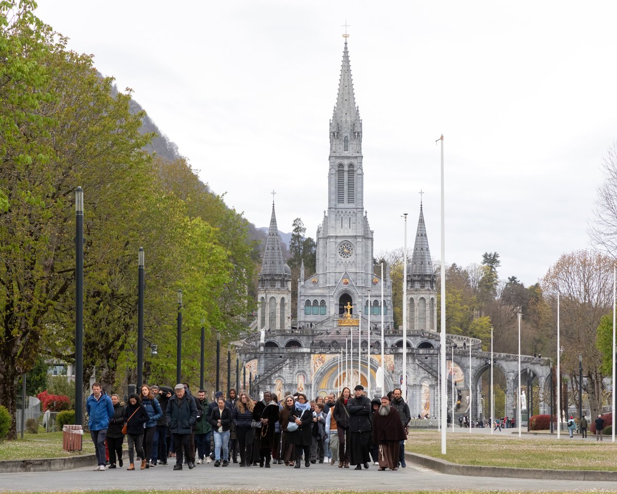 Sanctuaire Notre-Dame de Lourdes tweet media