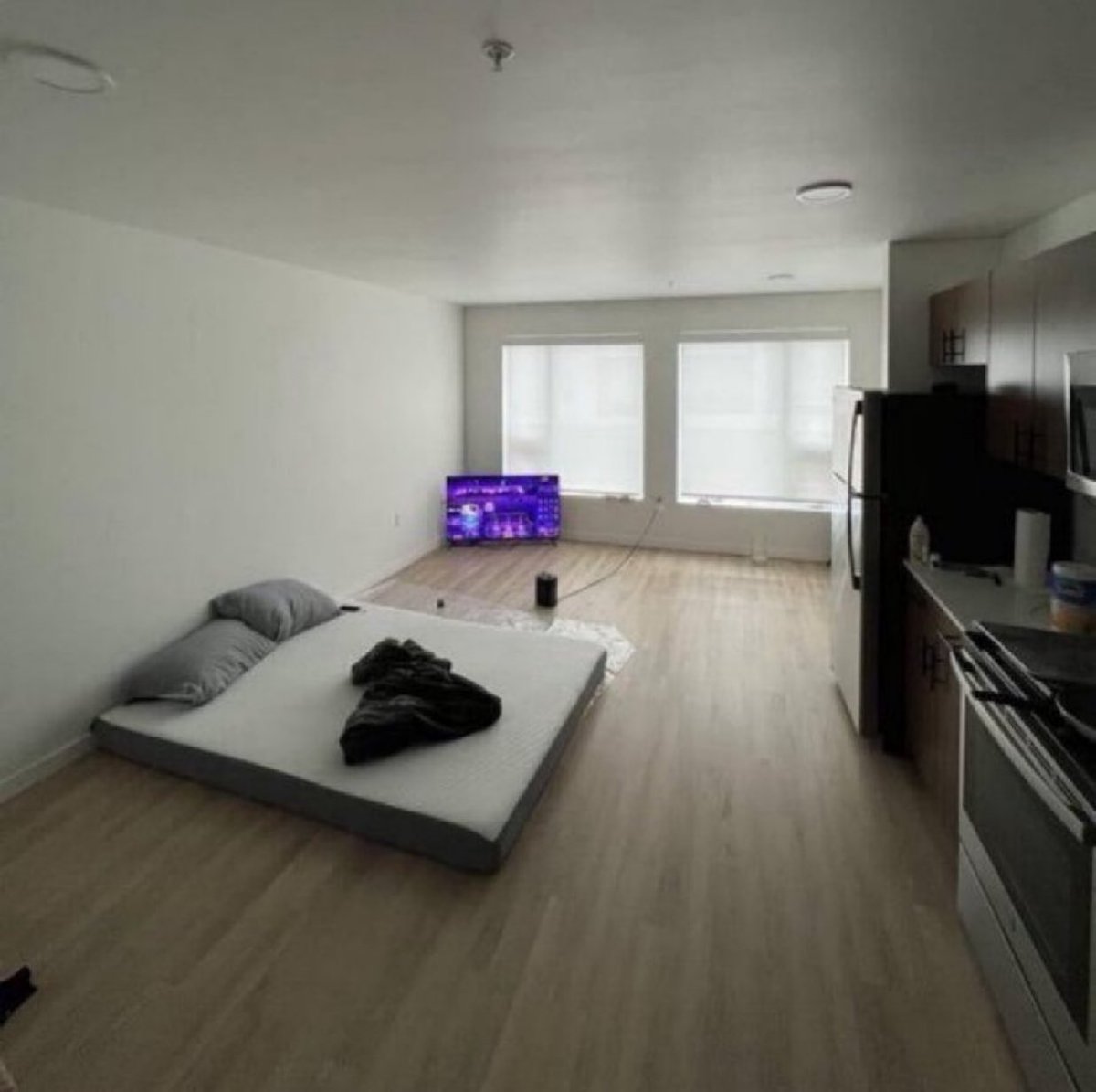 Crypto bros will be up $900K but still live like this.