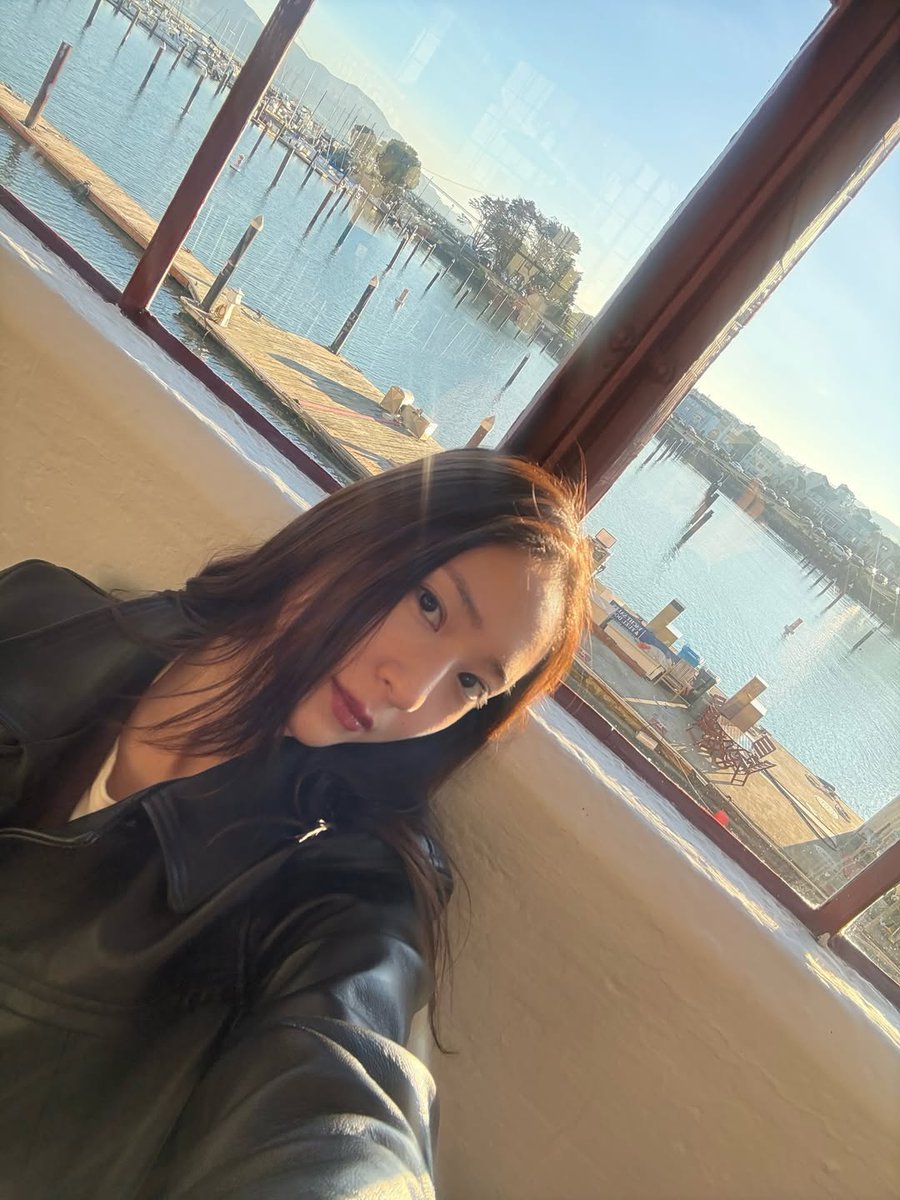 𝙨𝙤𝙡𝙞𝙩𝙖𝙧𝙮 𝙗𝙮 𝙠𝙧𝙮𝙨𝙩𝙖𝙡 tweet media