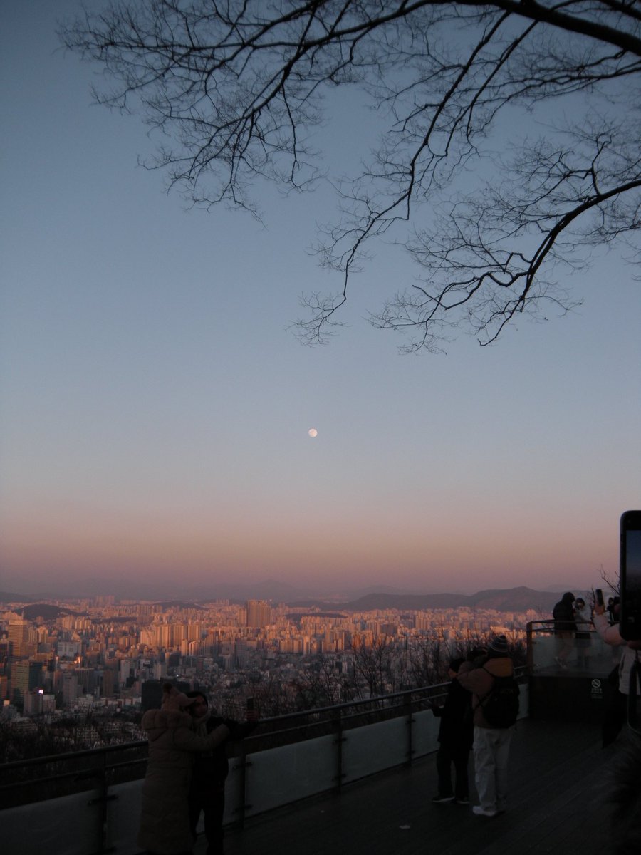 ᥣ𝗂α tweet media