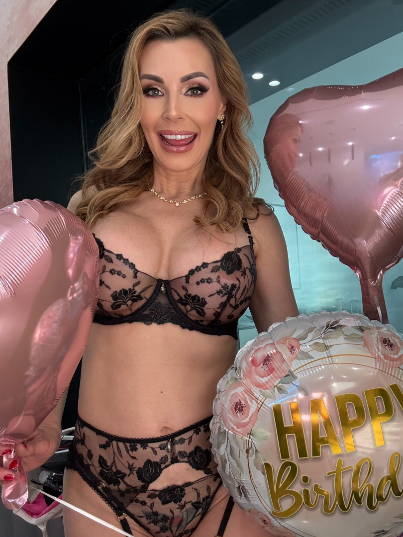 tanyatate tweet media