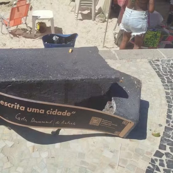 République tweet media