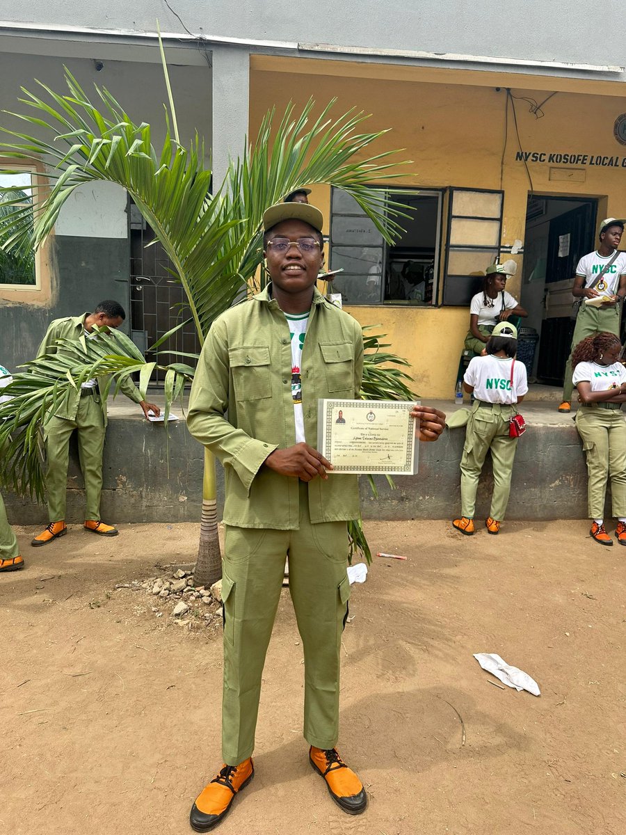 Rukkylee Graphix✪ tweet media