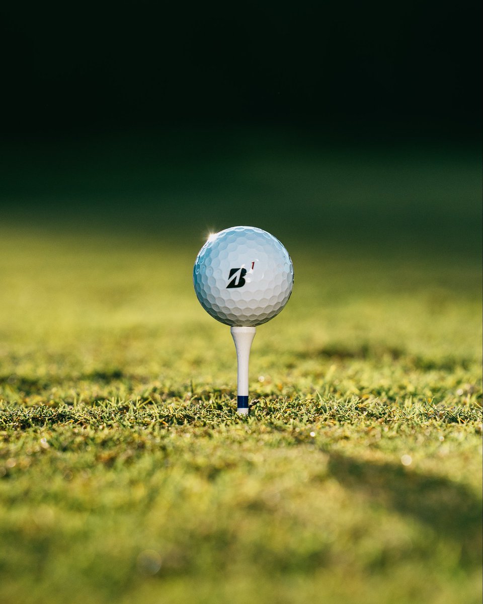 bridgestonegolf's tweet image. Did you know?

One core can deliver multiple performance benefits. 
Bridgestone’s Gradational Core is softer in the center and firmer on the outside to optimize speed, reduce spin, and improve forgiveness. #TechTalk