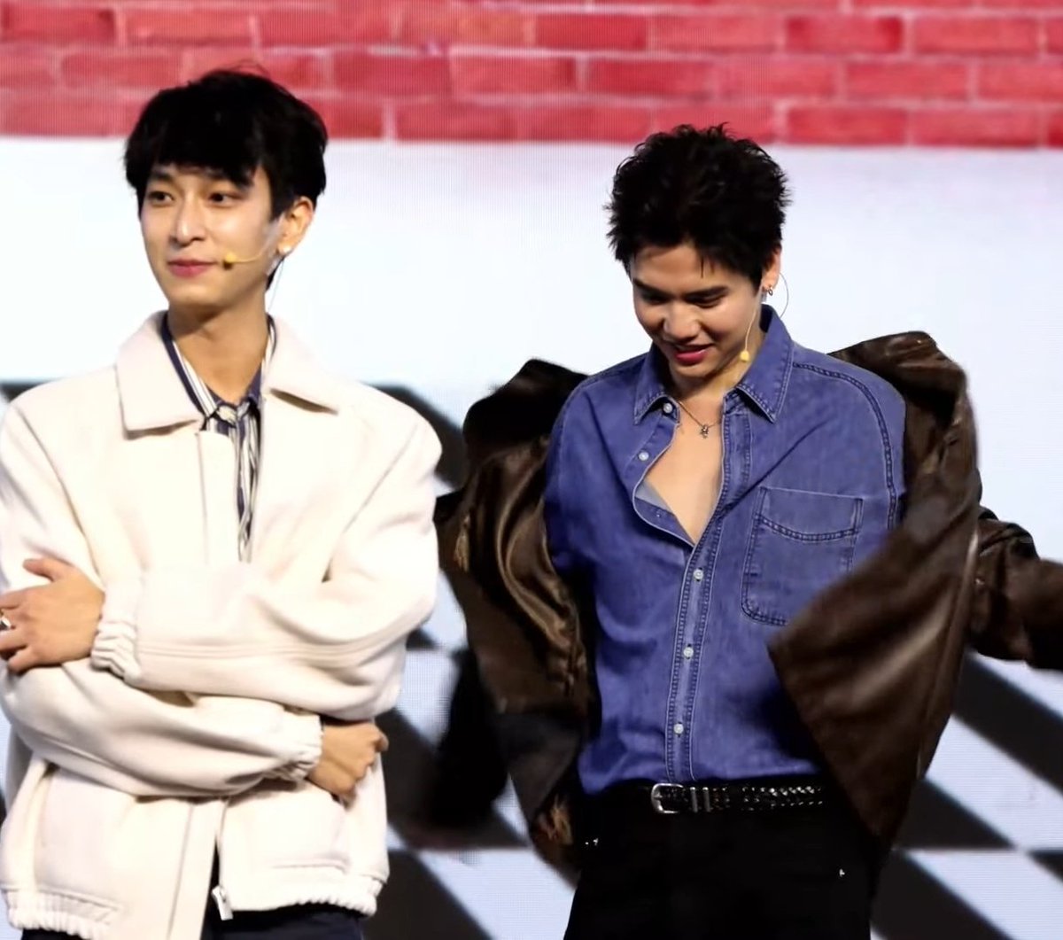 chitanamonac's tweet photo. APASIH SINGCHIMON VIBESNYA SCTV BNGT😭

JANJINGJING SINGCHIMON X LH

#GMMTVLIVEHOUSE
#ChimonWachirawit https://t.co/YCqCx83S6h