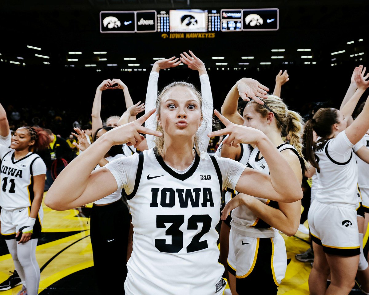 💛🖤 KINNICK NORTH🖤💛 tweet media