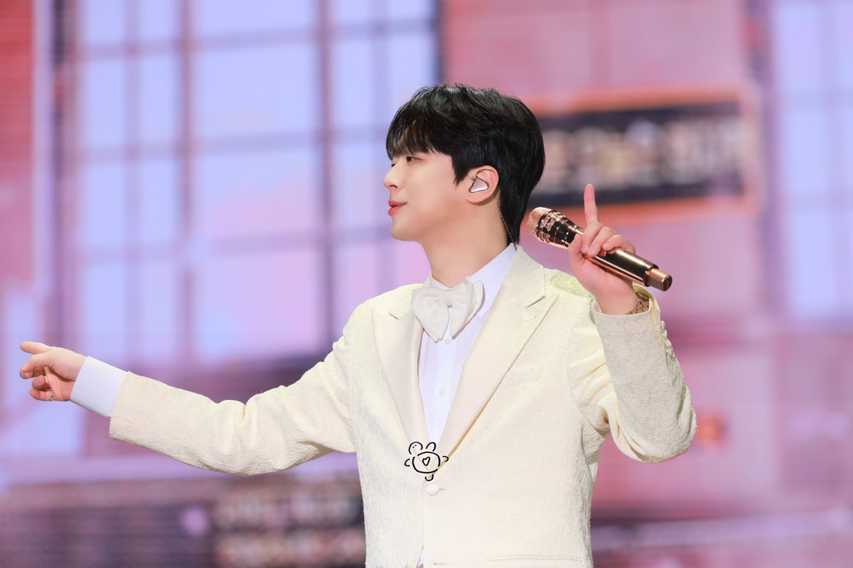changjo6970's tweet photo. Happy AprilFoolsDay
#AprilFoolsDay #만우절 #이찬원 https://t.co/C4433w2pKF