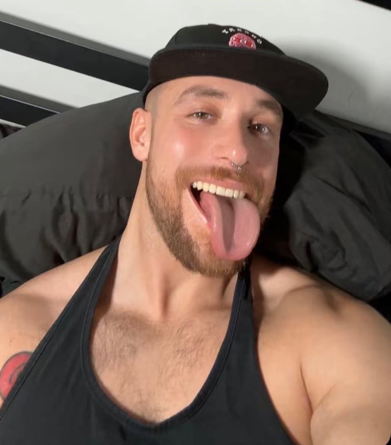 Zaddy Tony VAGUELY sfw tweet media