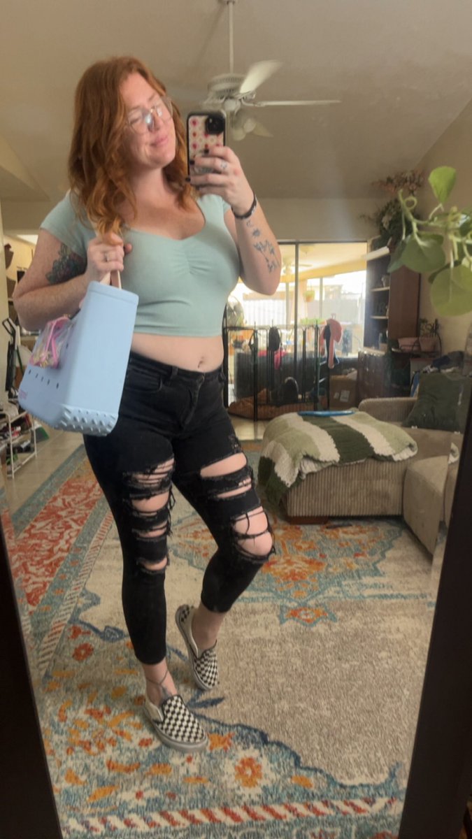 Ms.Layne tweet media