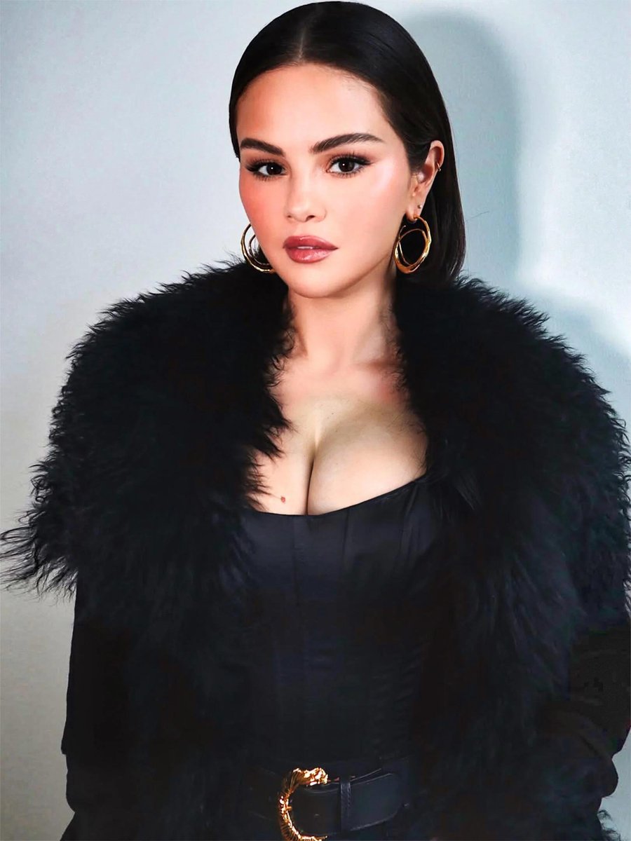 Hot Celeb Pics tweet media