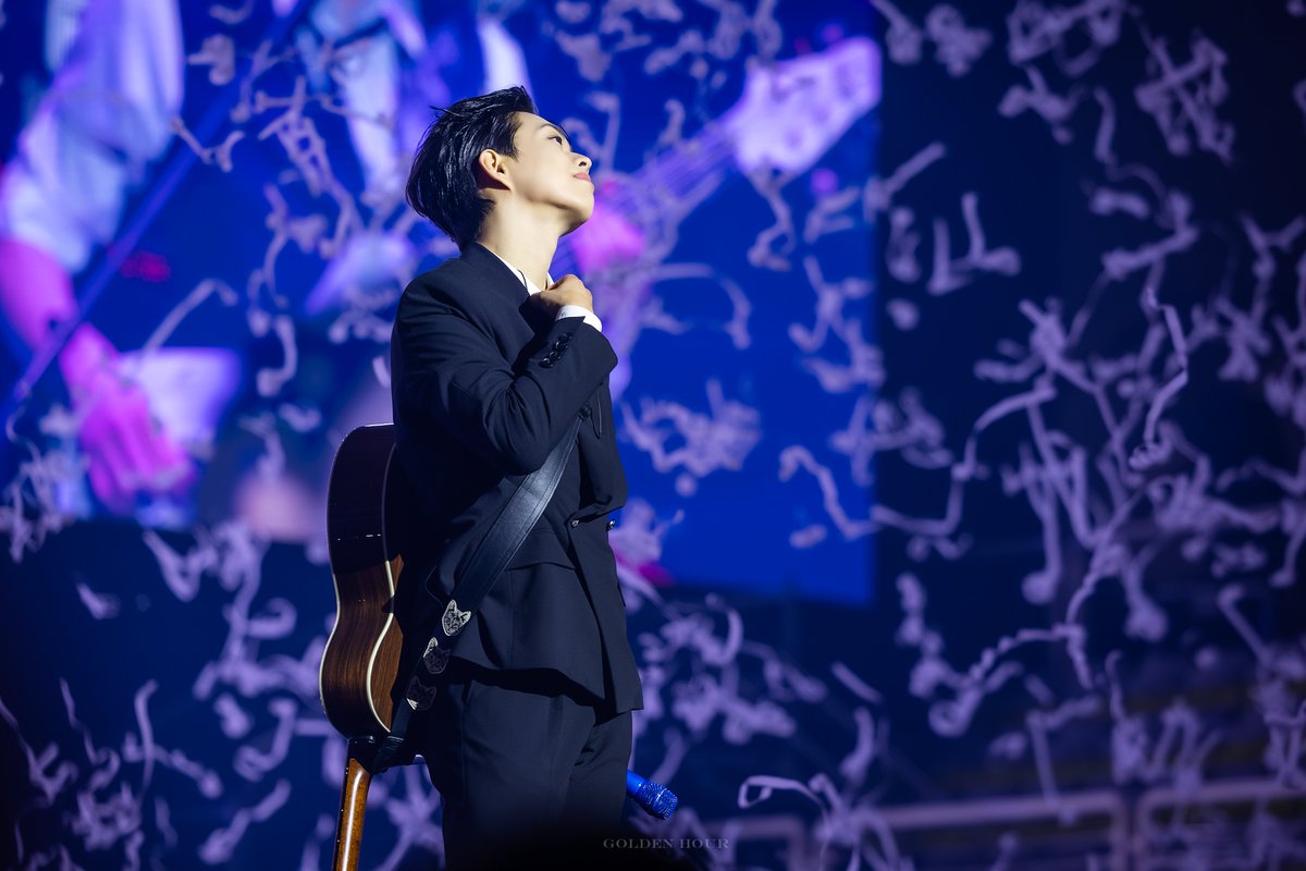 Golden hour tweet media