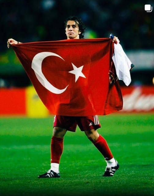 onedio's tweet photo. Bülent Korkmaz:

"İyi bir jenerasyon yakaladık. Bunun değerini ve kıymetini bilmemiz gerekiyor. Hayranlıkla izlediğim bir jenerasyon.

Baskı olacak, stres olacak, heyecan olacak. Duygu yoğunluğu olmadan bir şeyi başarmanız imkânsız." https://t.co/T8IlDBogH2