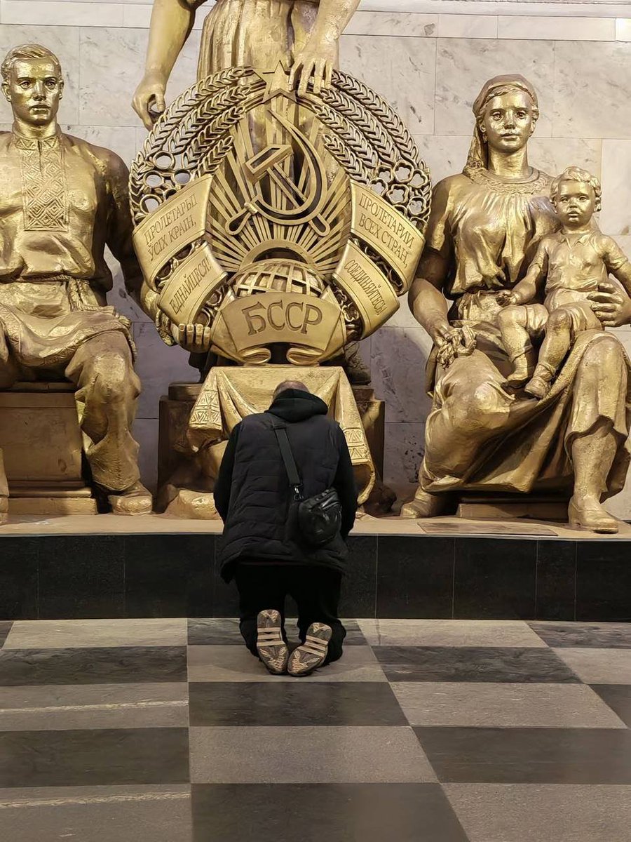 Стэфан Ярузельскі tweet media