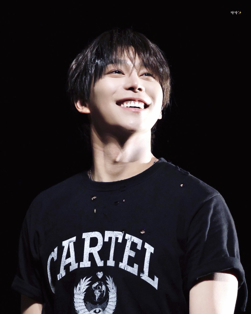 카카✨ tweet media