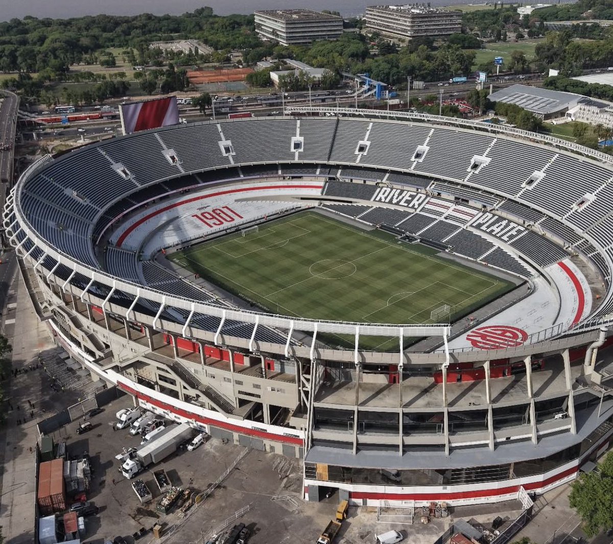 #RIVER | EJERCICIO 2025
(del 1º  de enero al 31 de diciembre)

✅ Aprobado por mayoría en Comisión Directiva

👍 Superávit: $ 57.509.165.784 pesos.

📊 Patrimonio neto: $ 421.299.765.842 pesos

💰 Activo: $ 720.893.046.854

🏦 Pasivo: $ 299.593.281.012 pesos.