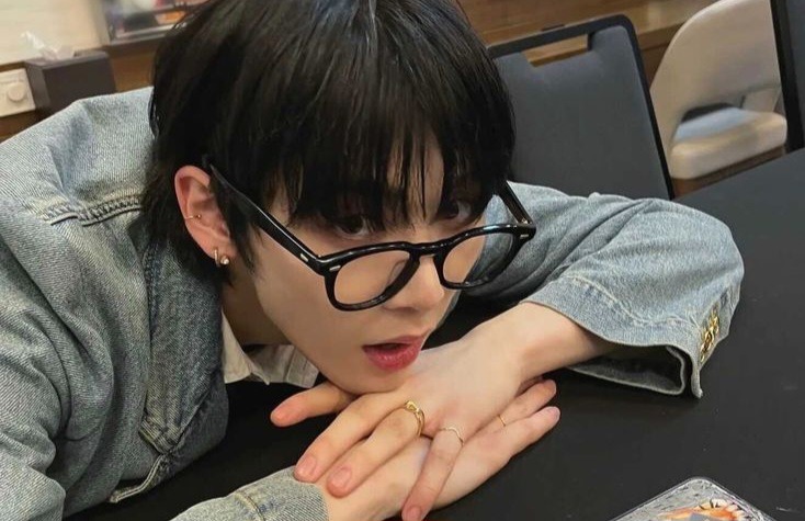 Base umum bisa follow @cornerfess tweet media