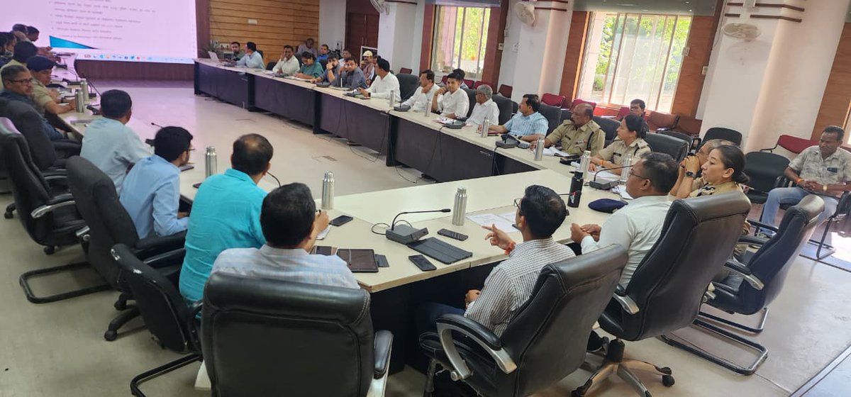 Collector Indore tweet media