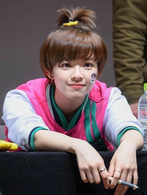 Jeongyeon❤️ tweet media