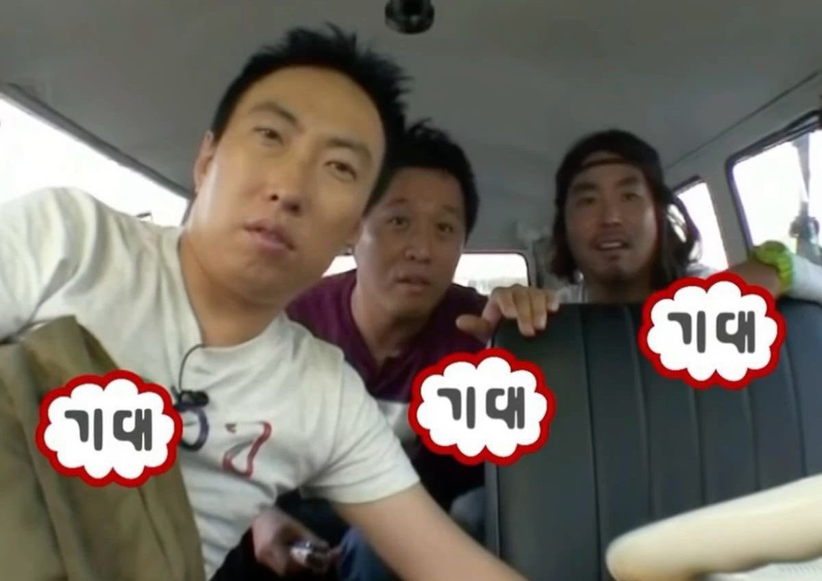 작년 만우절은 컴백하고 한창 활동할 때라 떡밥 넘쳐 흘러서 다른판 홈마님들이 올려주는 사진의 소중함을 몰랐는데 올해는 다르다 정말정말 최선을 다해 즐길 준비 완료야