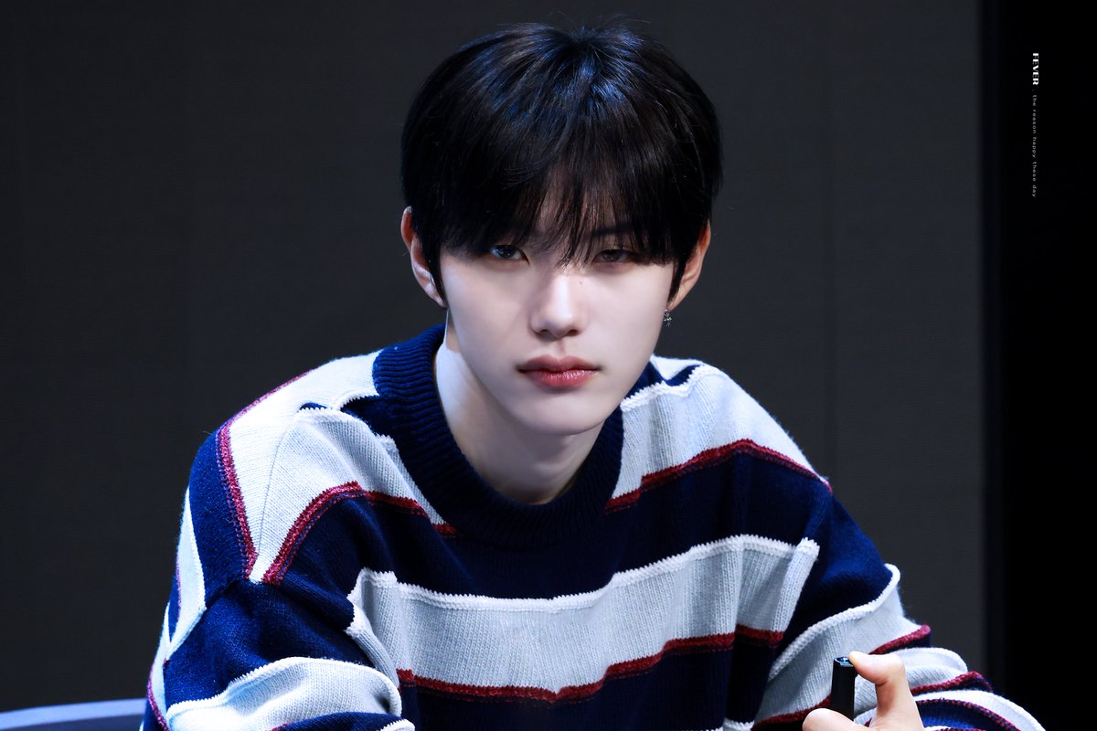 𝐅𝐄𝐕𝐄𝐑 tweet media