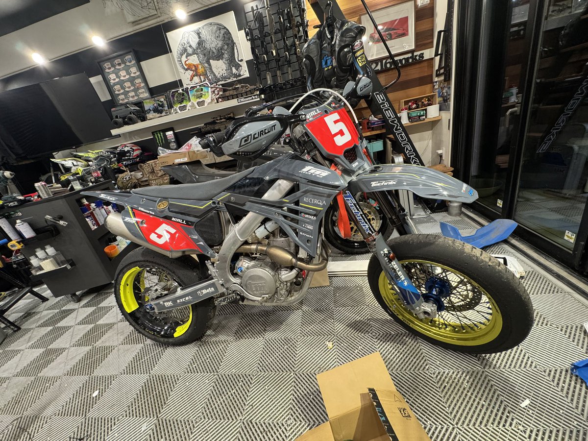 ニール TM Moto Japan tweet media