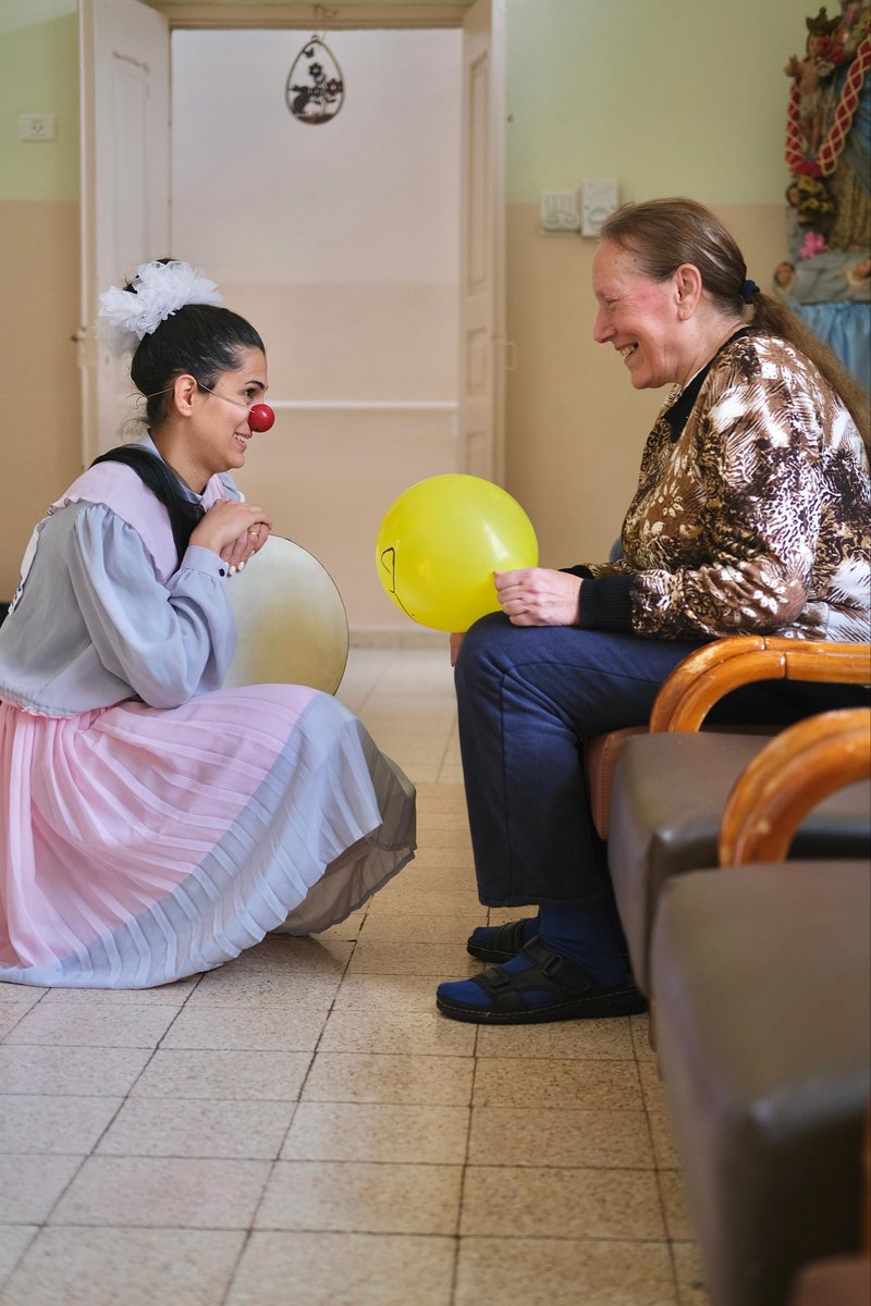 RednosesPS's tweet photo. 🔴 Our healthcare clowns visited the Antonian Charitable Society in Bethlehem, where they shared warm and joyful moments with the residents and created beautiful, unforgettable memories together.

💌 Many thanks to the photographer @Daniel Santoro for capturing these moments. https://t.co/wtJRK8lgu6