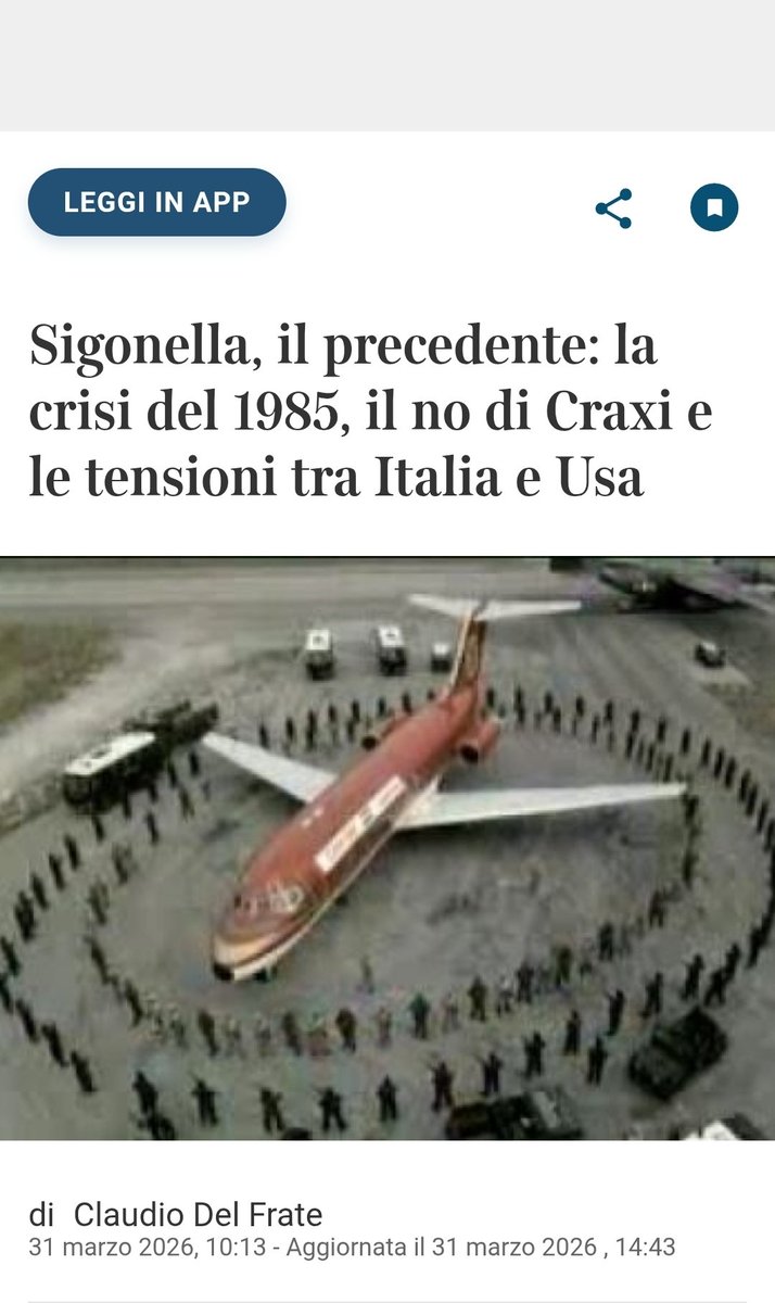 trefelix's tweet photo. @cdelfrate sul @Corriere scrive su #Sigonella: "compare nella mente l'immagine dell'aereo fermo sulle piste. Ma il Corriere non dice che quella non è la foto originale ma è presa da un film. Con musiche di Morricone e con Renzo Montagnani tra l'altro. Perché? https://t.co/Db1zOPMVkz