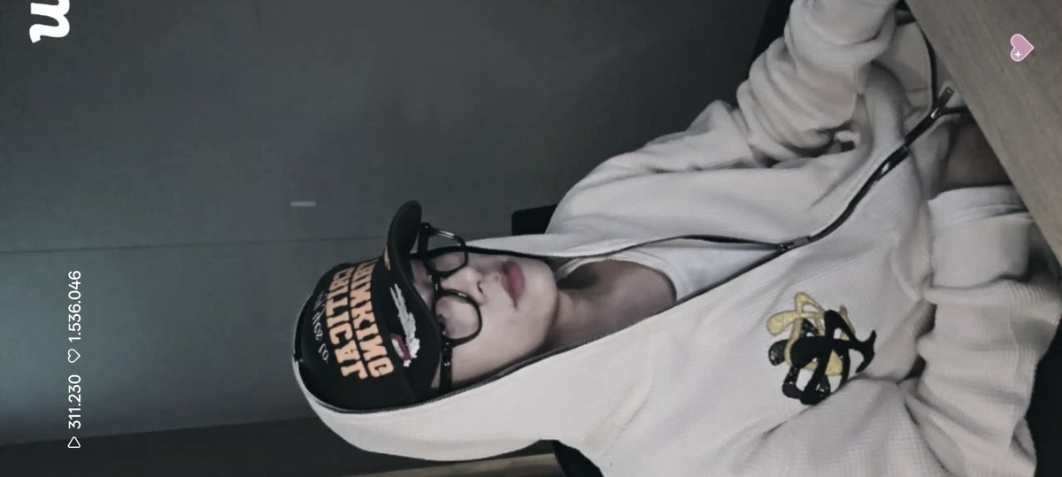 7₊ ⊹ tweet media