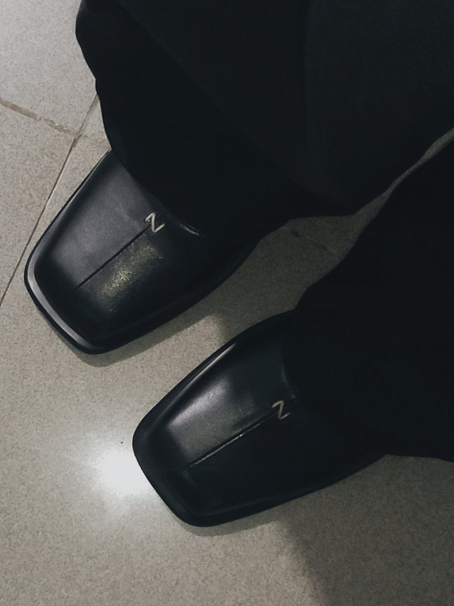 here just to scroll tweet media