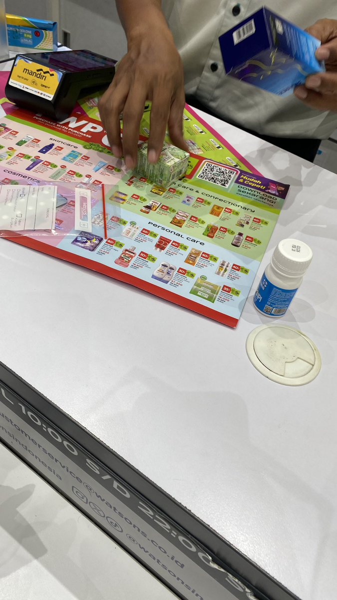 alasanku kenapa aku harus menahan diri supaya tidak keluar kos😞🫂