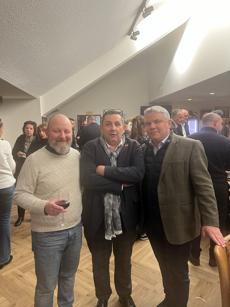 Xavier_Baudry's tweet image. #Perpignan | Présent à l’AG de la @CPME66 au stade Gilbert Brutus.
Félicitations à Fabrice Pruja pour sa réélection à la présidence et bienvenue aux nouveaux administrateurs qui rejoignent le bureau de l’organisation patronale. #TPE #PME #Entreprises