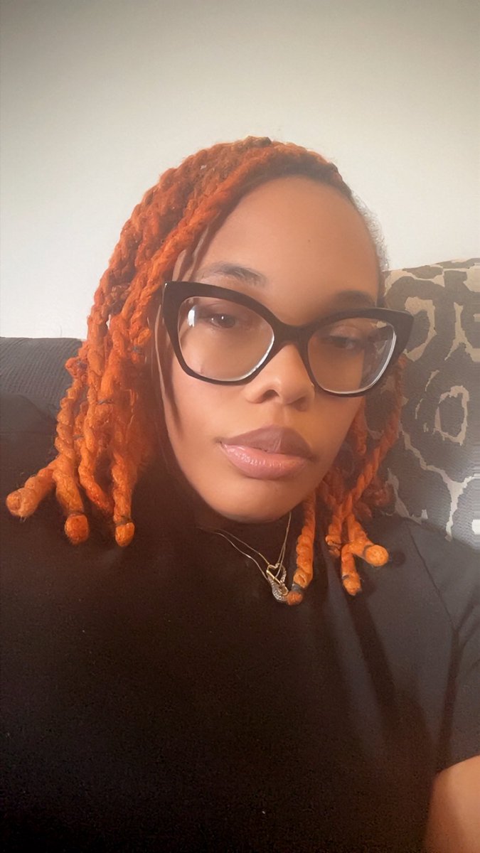 MommYanna. 🦂 tweet media