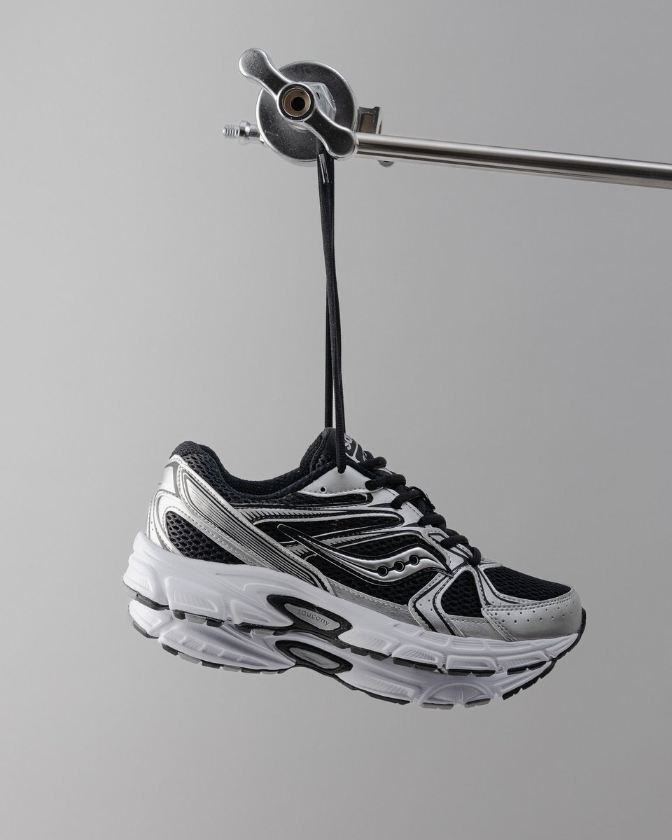 KicksFinder tweet media