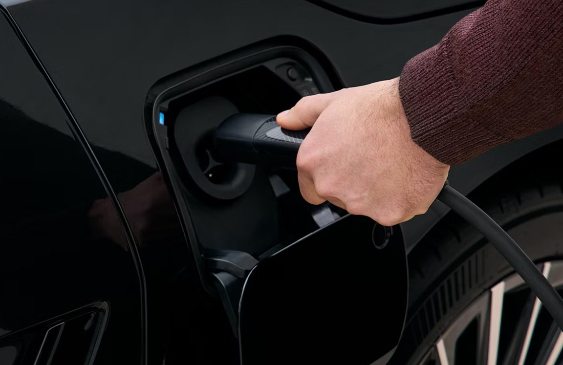 LexusOfLakeway's tweet image. DID YOU KNOW? The all-new 2026 Lexus ES Line uses the NACS charging network? YUP! That means you have access to the largest North American Charging Network. #LexusOfLakeway #LexusES