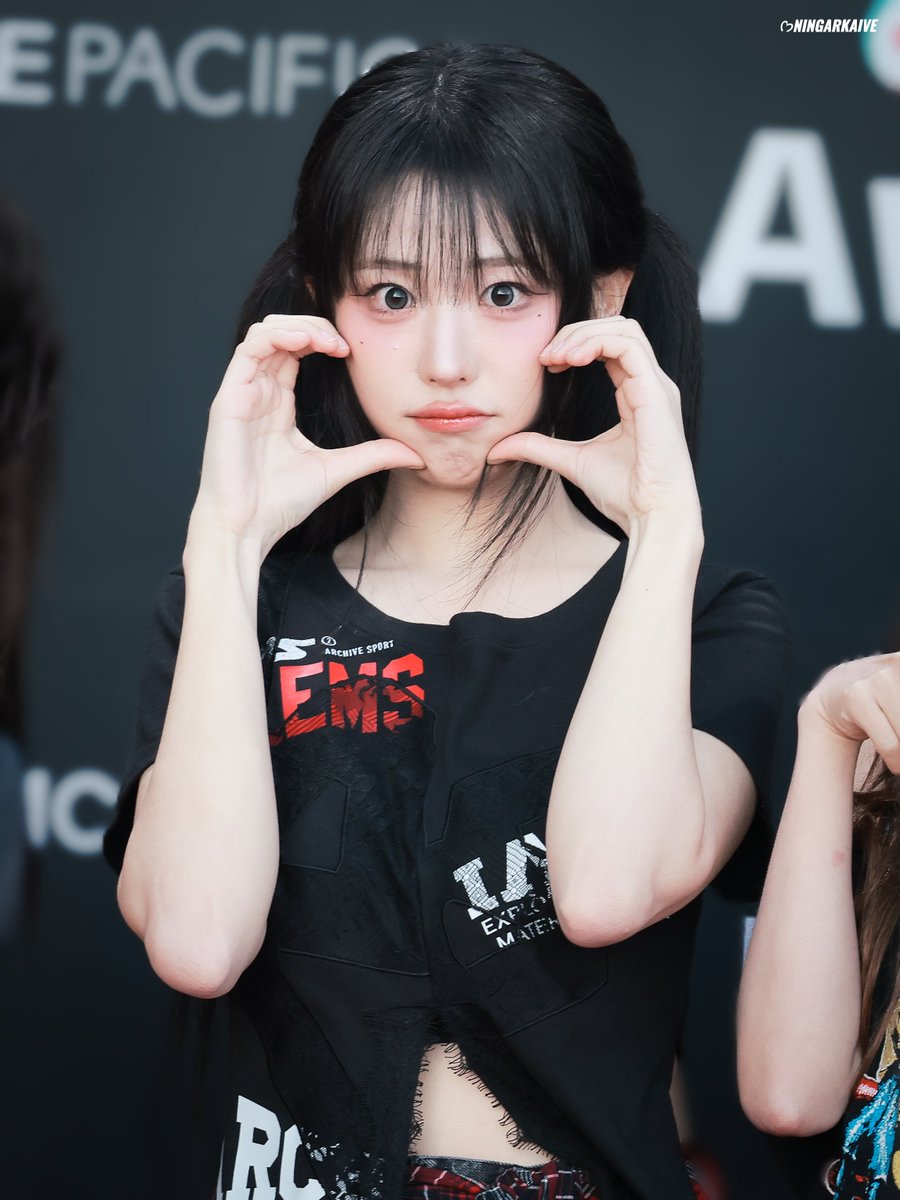 ning_arkaive's tweet photo. 251025 

히나🐱

#AprilFoolsDay
#QWER #히나 #Hina https://t.co/8muG0oFR2L