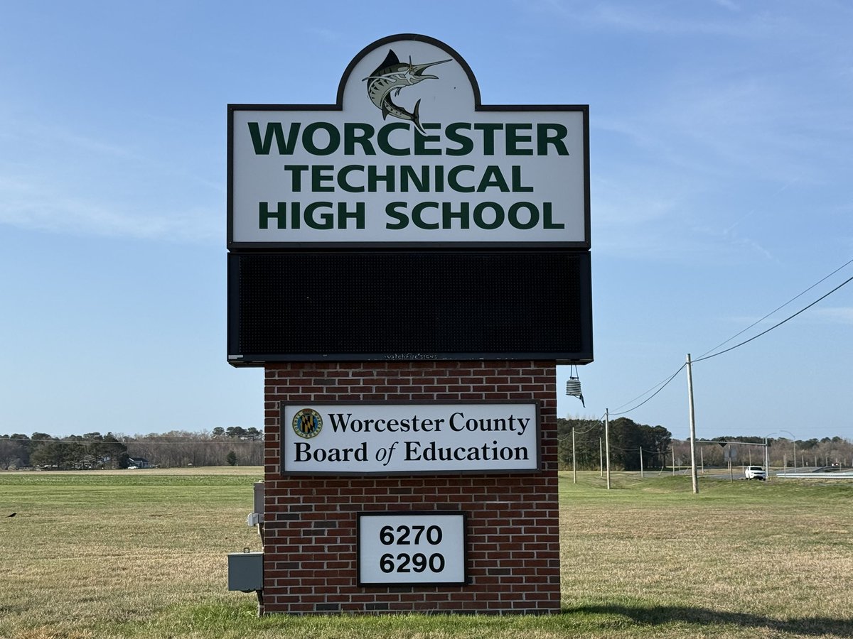 mdmassp's tweet photo. The Marlins at Worcester Technical HS have it going on! Amazing students and teachers doing amazing things! Thank you principal Bevilacqua, assistant principal Cray and the teaching team for doing such great work with our students! @WorcesterSystem #WTHS https://t.co/UQP7ptwPzv