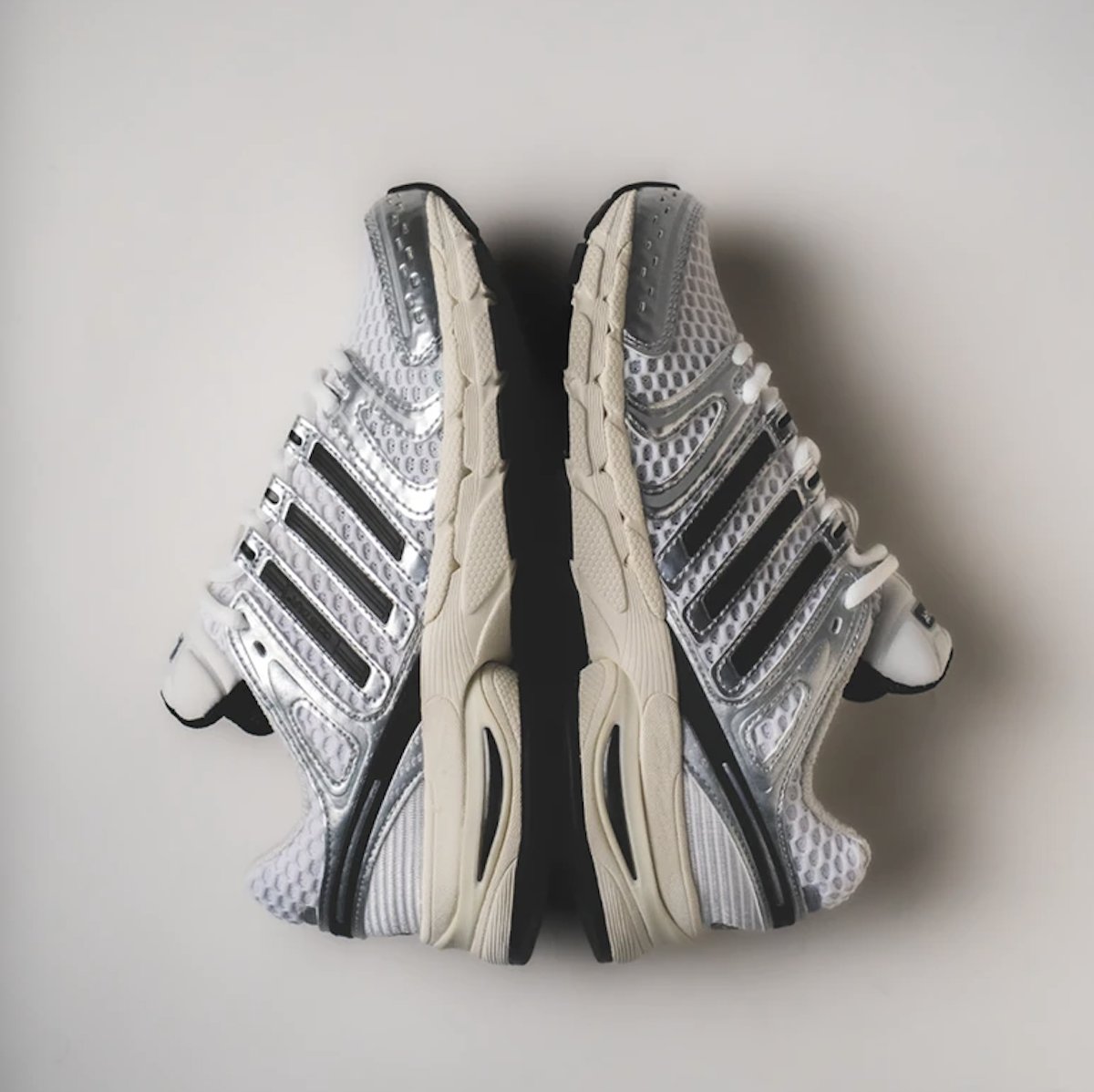 snkr_twitr's tweet photo. AD: LIVE at 3pm PT/6pm ET via 43einhalb

New Balance ABZORB 2010 'Rosewood/Violet Crush' https://t.co/VO20xN1C8k

adidas LA Trainer OG 
Core Black https://t.co/43PEvNn6Po
Grey Four https://t.co/DBGidWVEgl

ASICS gel-1130 'Cream/Carrier Grey' https://t.co/GolabPgCQf

WMNS adidas Samba Crochet
Earth Strata https://t.co/Kqz8q8jegN
Core Black https://t.co/Xn2Tt6lO0m

WMNS adidas Adistar Control 5 'Silver/Black' https://t.co/WLHoDcXRaM
